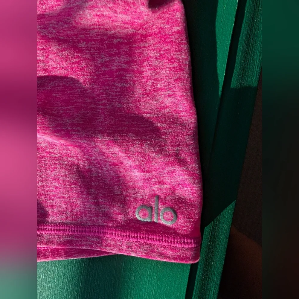 Alo Pink Sports Bra and Shorts Set - Picture 2 of 8